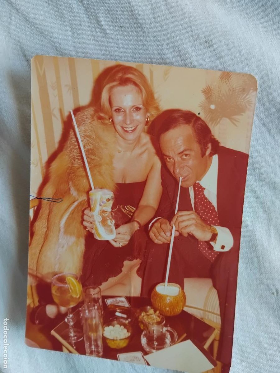 Fotos de Cantantes: FOTO DE JOSE GUARDIOLA CON LA MANIQUI MERCEDES MONTES. 9 X 12 CM,