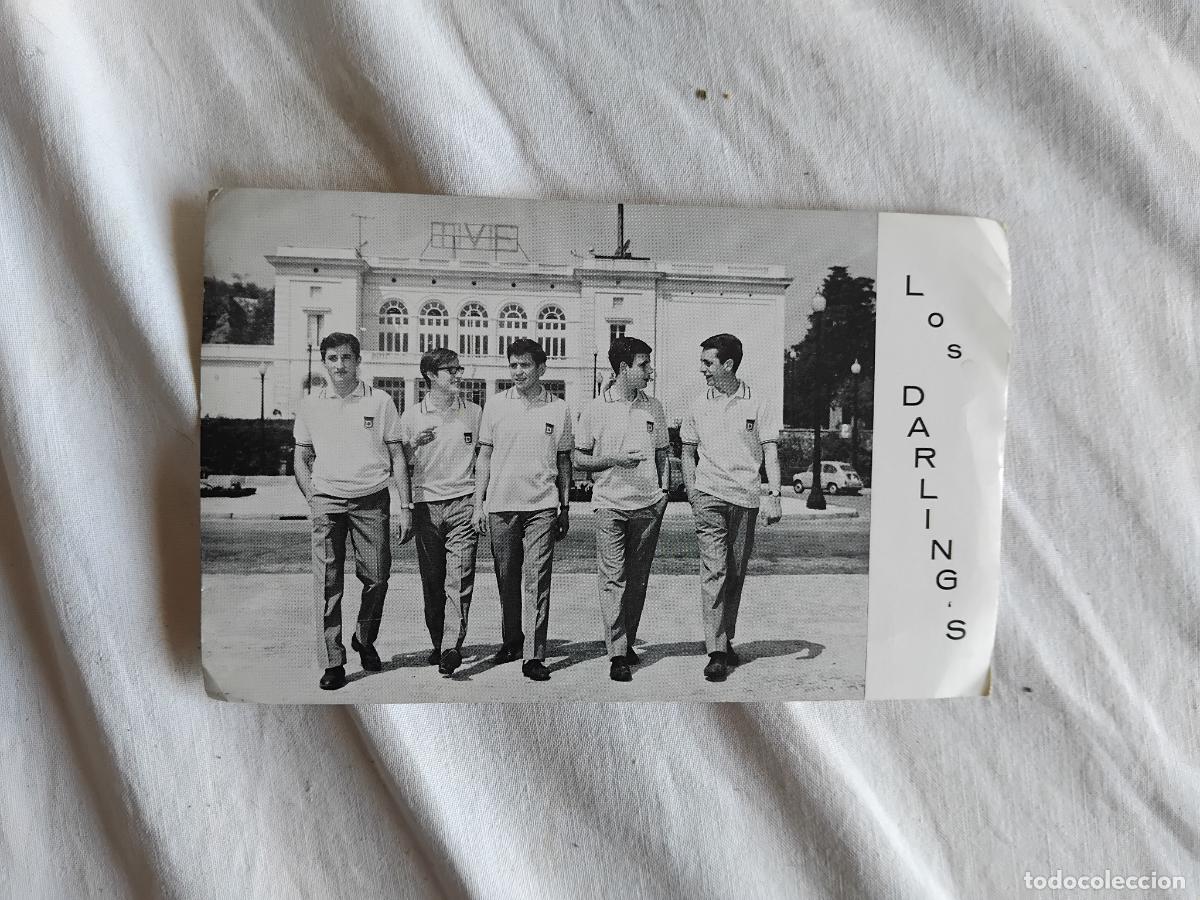 Fotos de Cantantes: LOS DARLING'S. FOTO PUBLICITARIA DEL GRUPO DELANTE DE T,V,E,