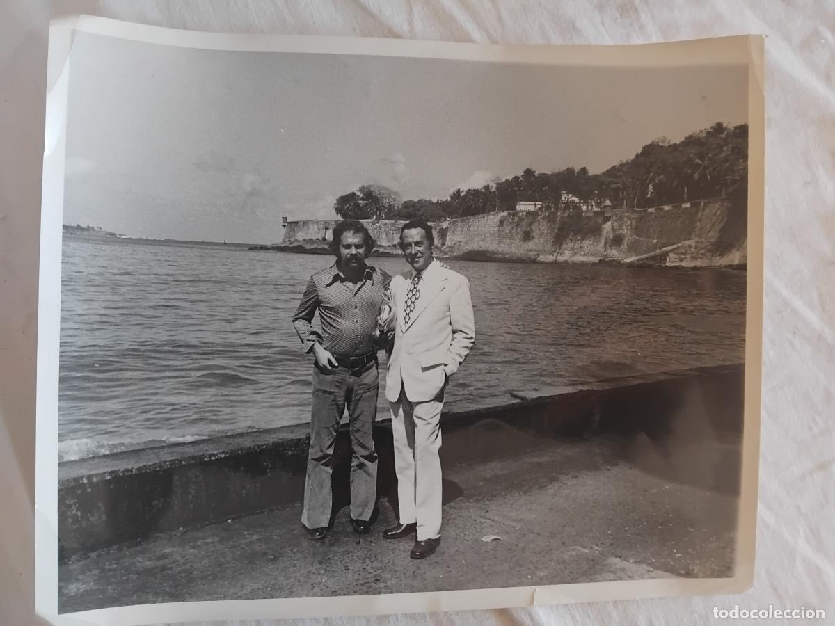 Fotos de Cantantes: FOTO DE I&Ntilde;IGO EN PUERTO RICO . 25 x 21 cm.