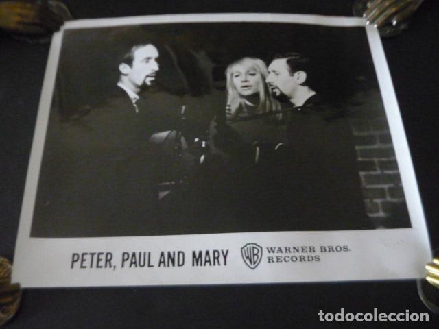Fotos de Cantantes: PETER PAUL & MARY GRUPO MUSICAL ANTIGUA FOTOGRAFIA 27 X 21 CM