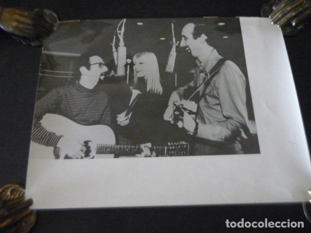 Fotos de Cantantes: PETER PAUL & MARY GRUPO MUSICAL ANTIGUA FOTOGRAFIA 23 X 18 CM
