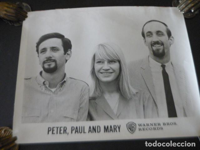 Fotos de Cantantes: PETER PAUL & MARY GRUPO MUSICAL ANTIGUA FOTOGRAFIA 27 X 21 CM