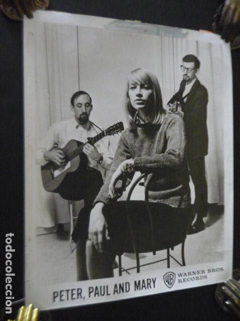 Fotos de Cantantes: PETER PAUL & MARY GRUPO MUSICAL ANTIGUA FOTOGRAFIA 27 X 21 CM