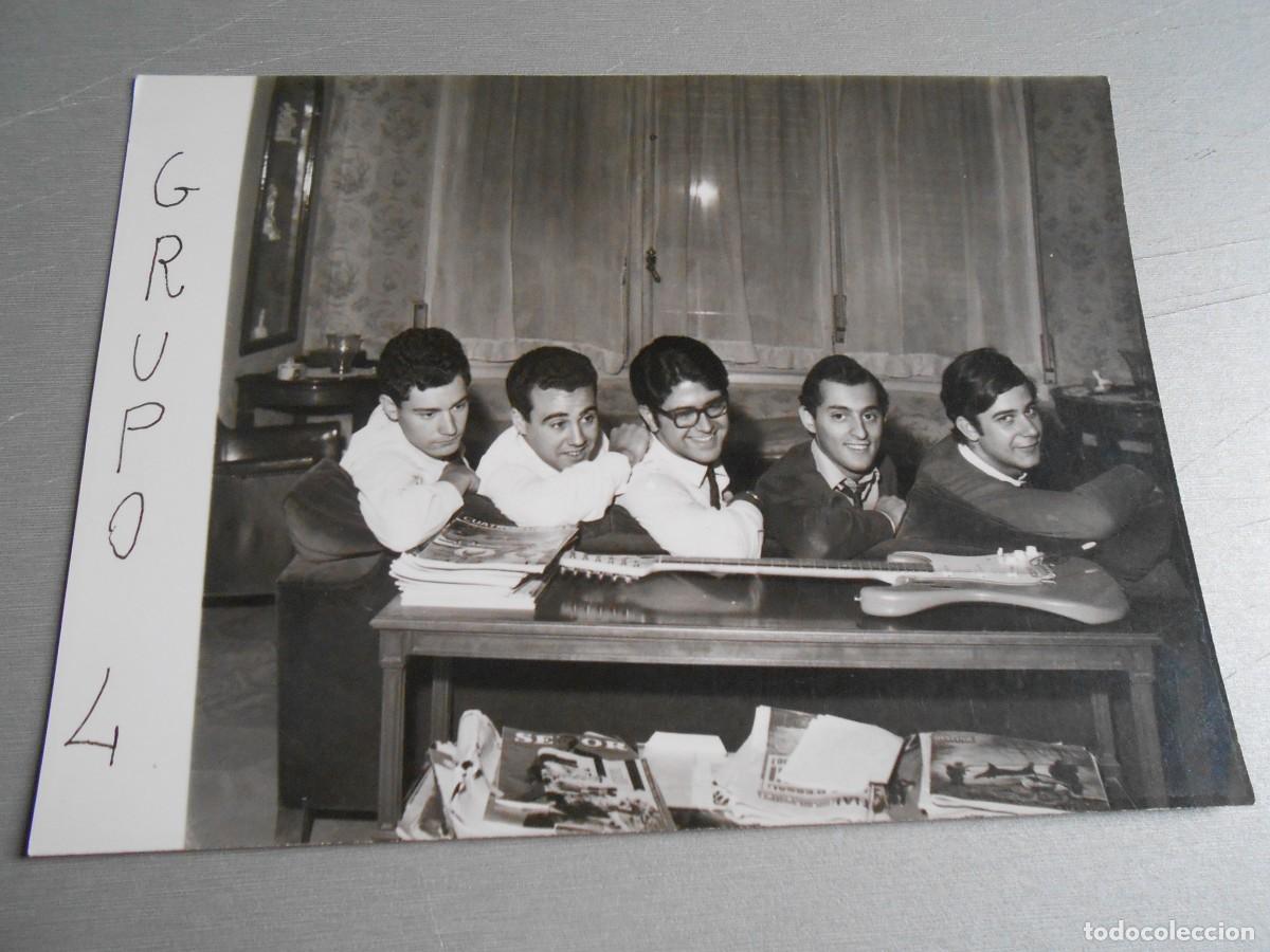 Fotos de Cantantes: Foto de GRUPO 4 de 18 x 13 cm. 5