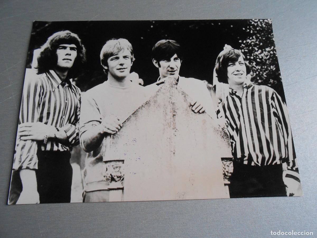 Fotos de Cantantes: Foto de THE WAKE de 18 x 13 cm.