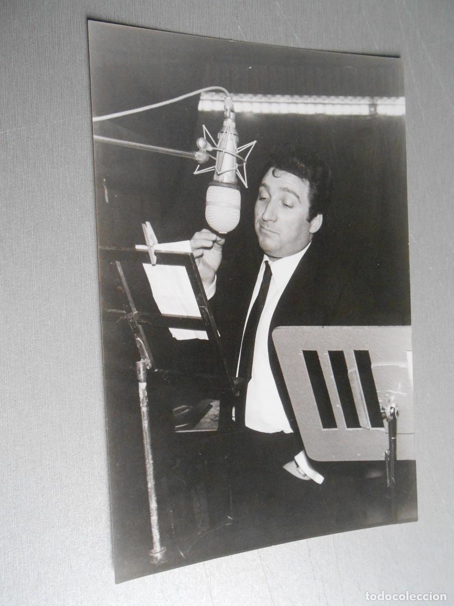 Fotos de Cantantes: Foto de TONY DALLARA de 12 x 18 cm. - 4