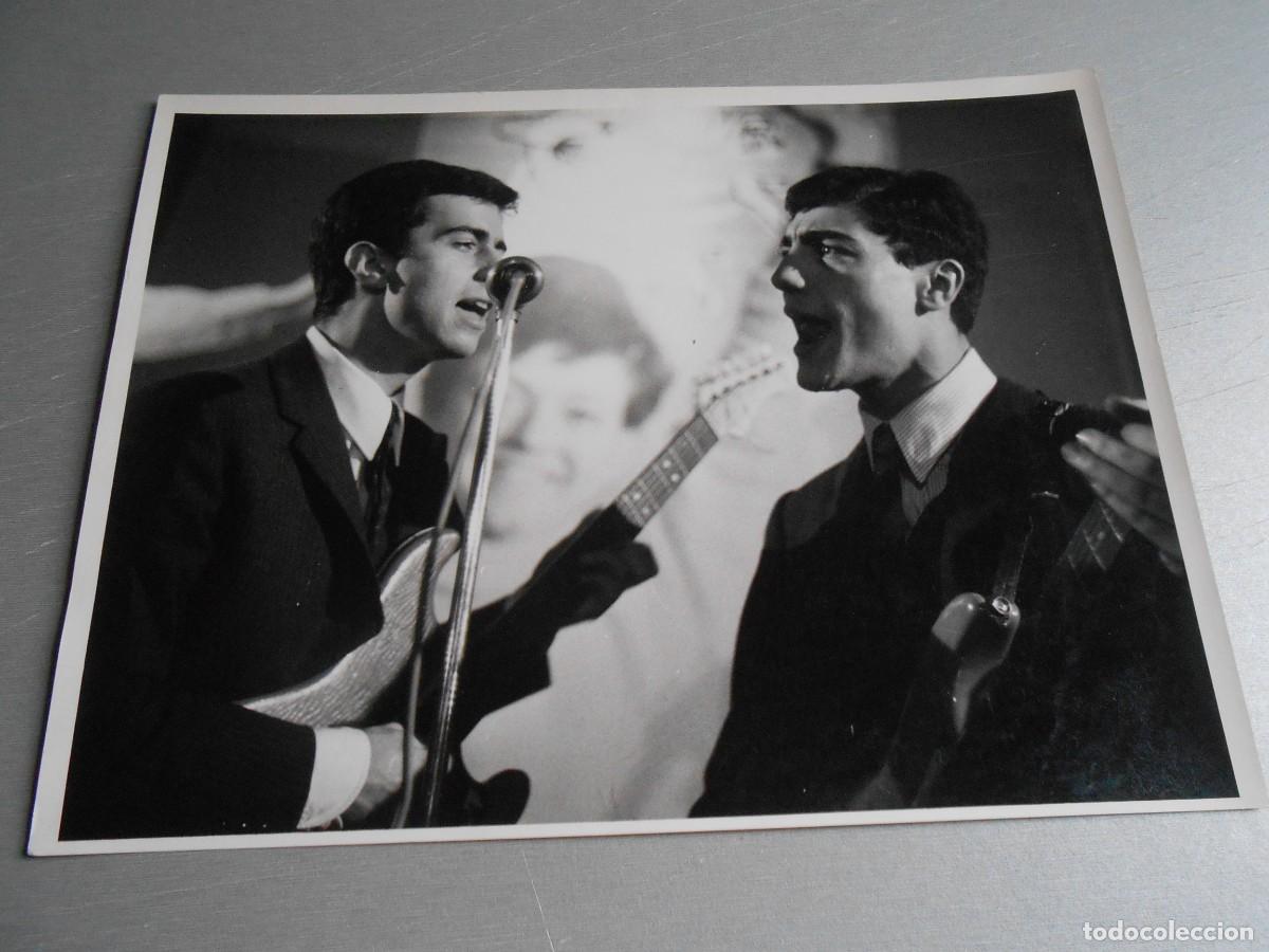 Fotos de Cantantes: Foto de Los TONY&acute;S de 24 x 18 cm.