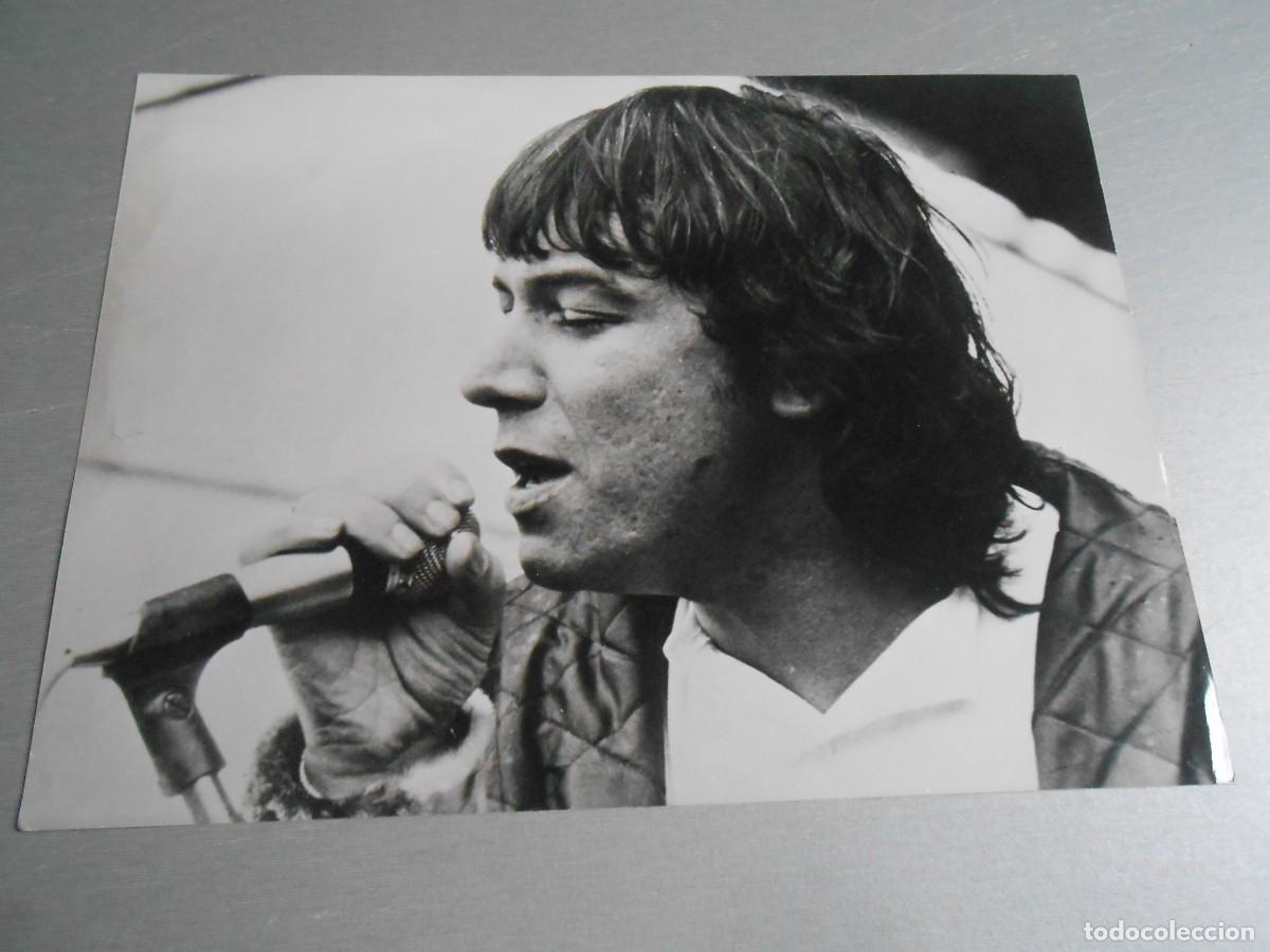 Fotos de Cantantes: Foto de ERIC BURDOM (cantante de The Animals), de 24 x 18 cm.