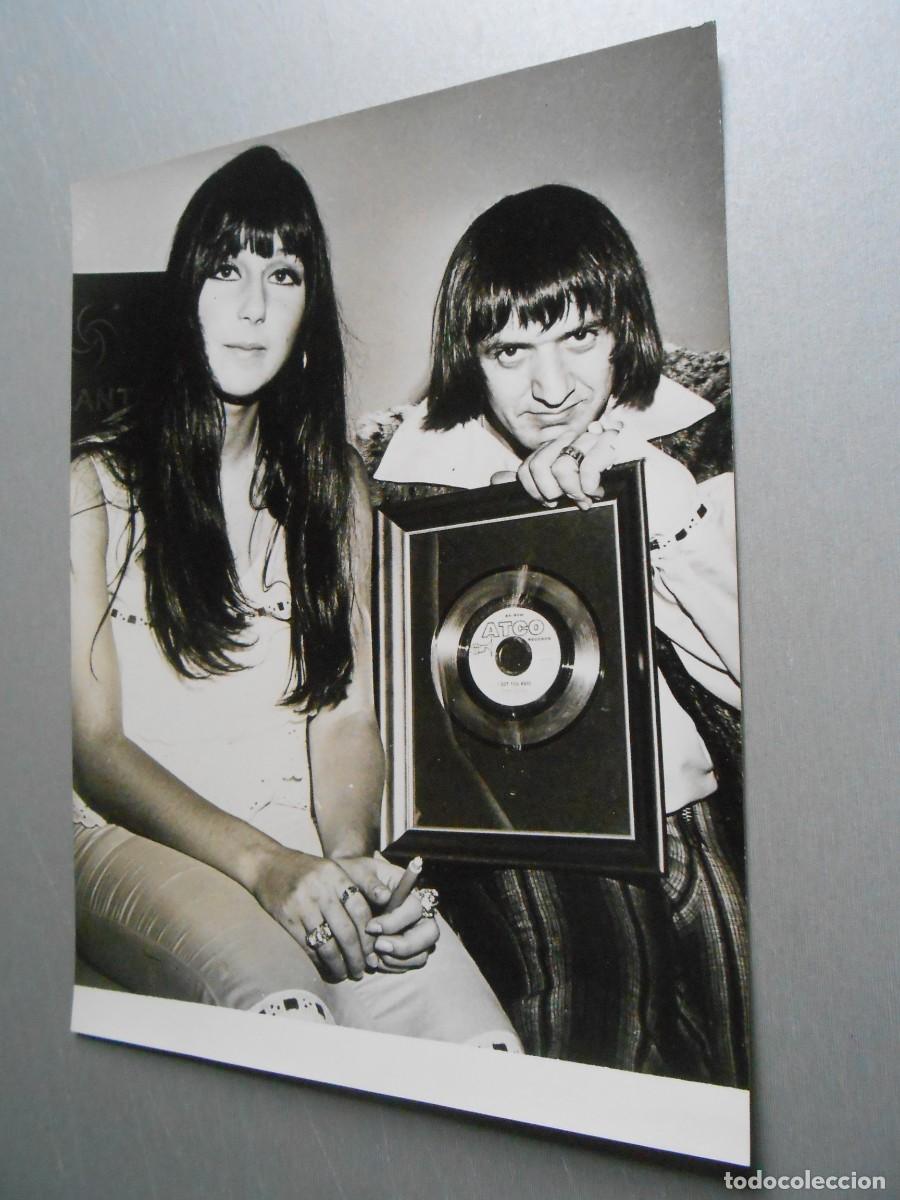 Fotos de Cantantes: Foto de - SONNY & CHER -, de 18 x 24 cm.