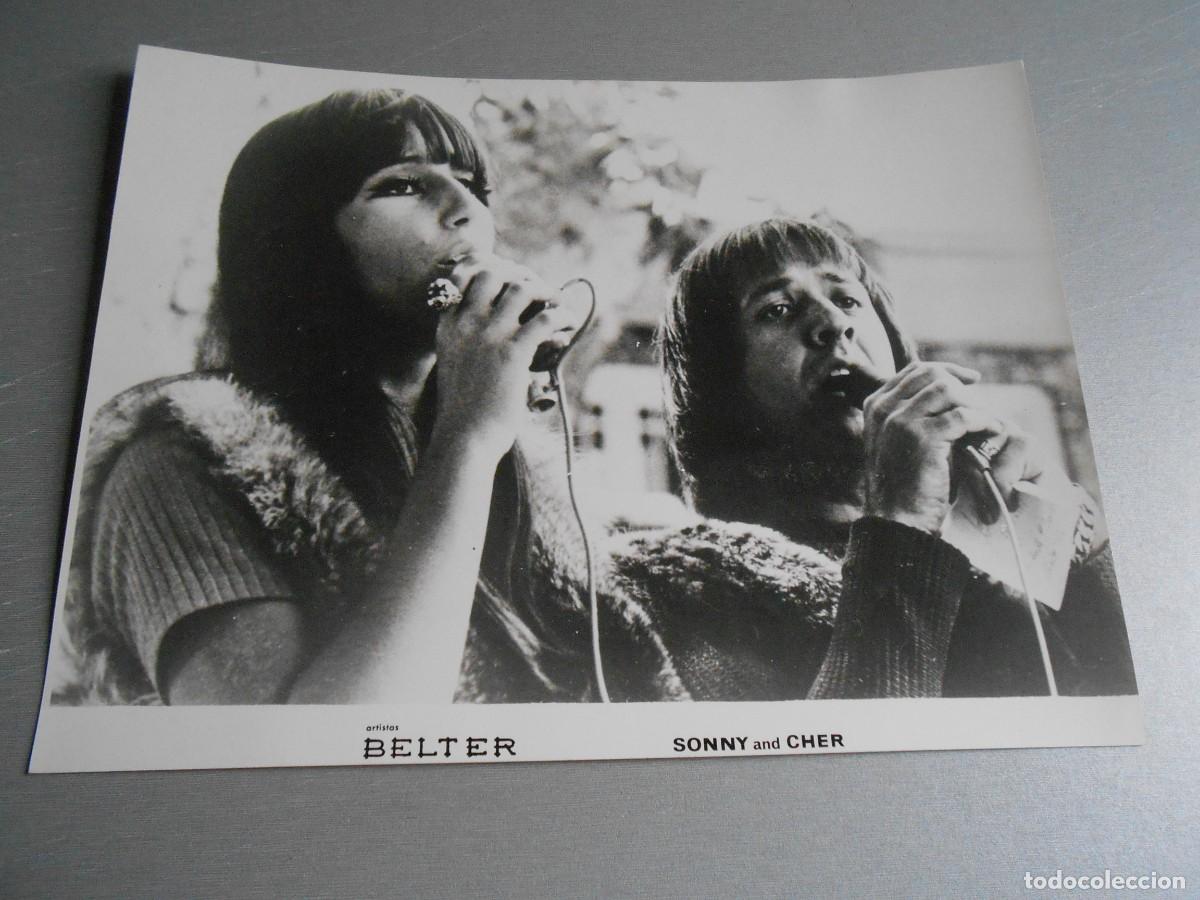 Fotos de Cantantes: Foto de - SONNY & CHER -, de 24 x 18 cm.
