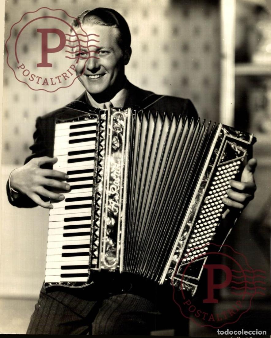 Photos of Singers: ACCORDEON USA 23*18CM MUSICA MUSIQUE MUSIC MUZIEK ACCORDEON