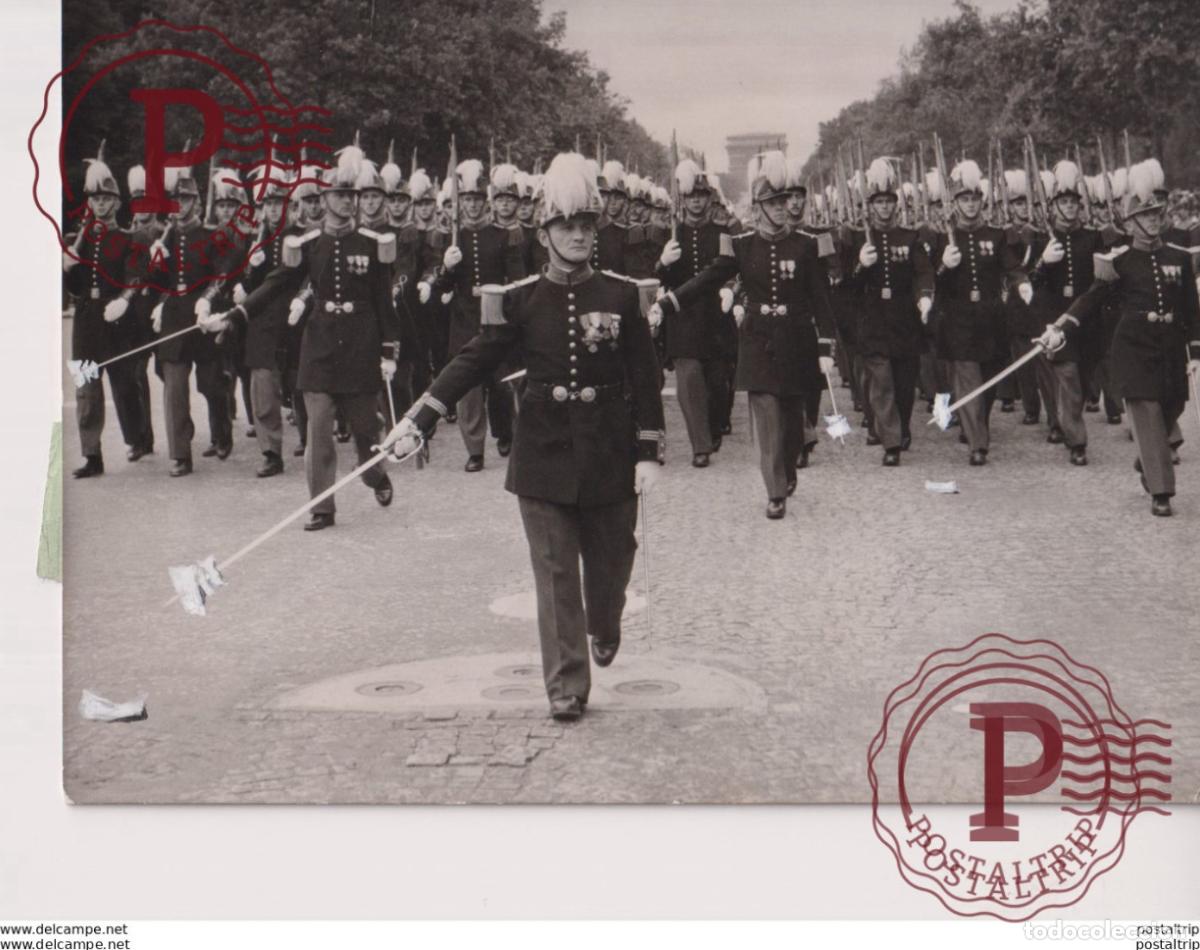 Foto di Cantanti: LA REVUE DU 14 JUILLET. ECOLE SPECIALE MILITAIRE DE SAINT-GYR-COETQUIDA 18X13CM.MUSICA MUSIC M
