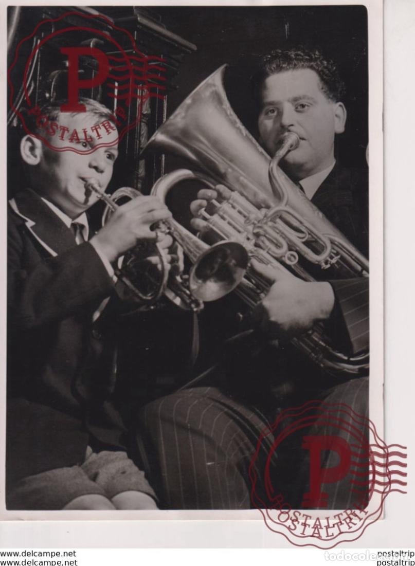 Fotos de Cantantes: DAVID MORRIS AND JIMMY COWBURN NEAR MANCHESTER. 20,5X15CM. MUSICA MUSIC MUSIQUE MUZIEK