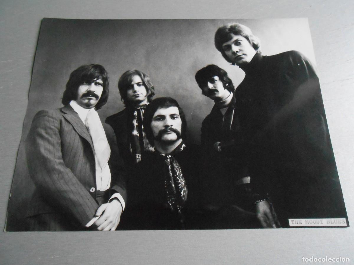 Fotos de Cantantes: Foto de - The MOODY BLUES -, de 24 x 18 cm.