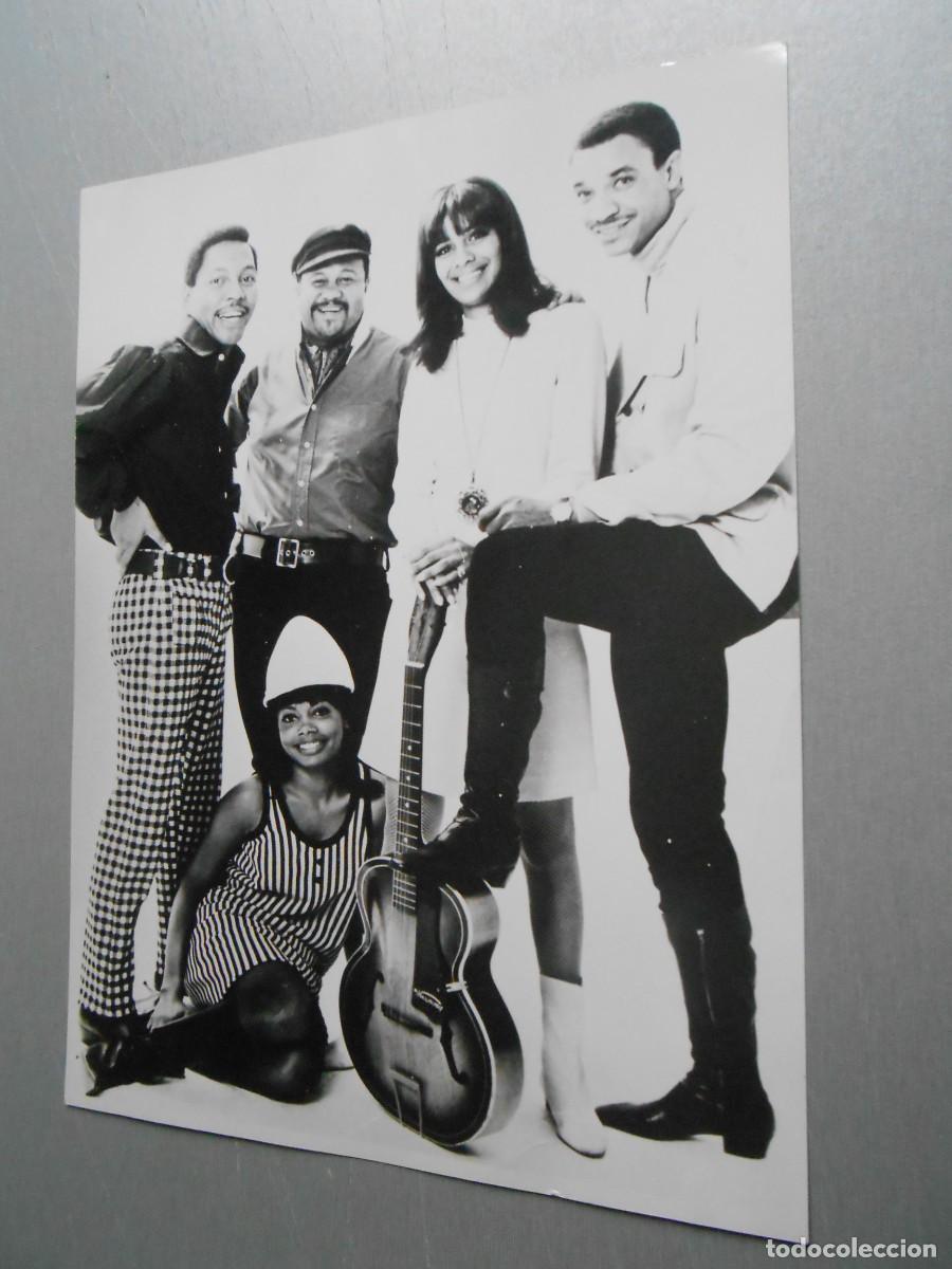 Fotos de Cantantes: Foto de - THE 5th DIMENSION -, de 18 x 24 cm.