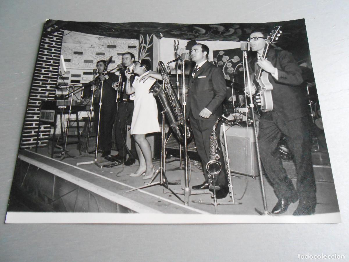 Fotos de Cantantes: Foto de - Los QUANDO&acute;S -, de 24 x 18 cm.