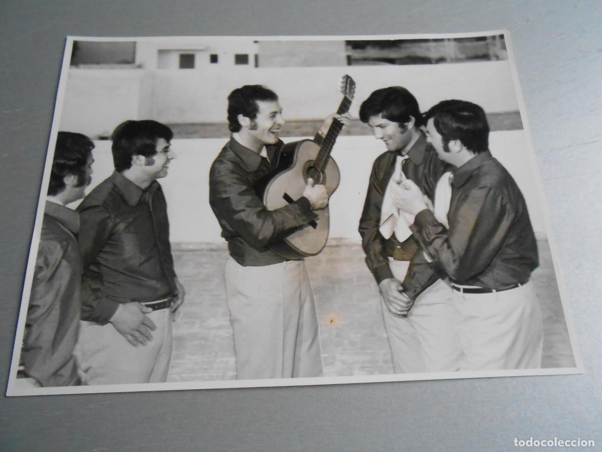 Fotos de Cantantes: Foto de - Los JAVALOYAS -, de 24 x 18 cm.
