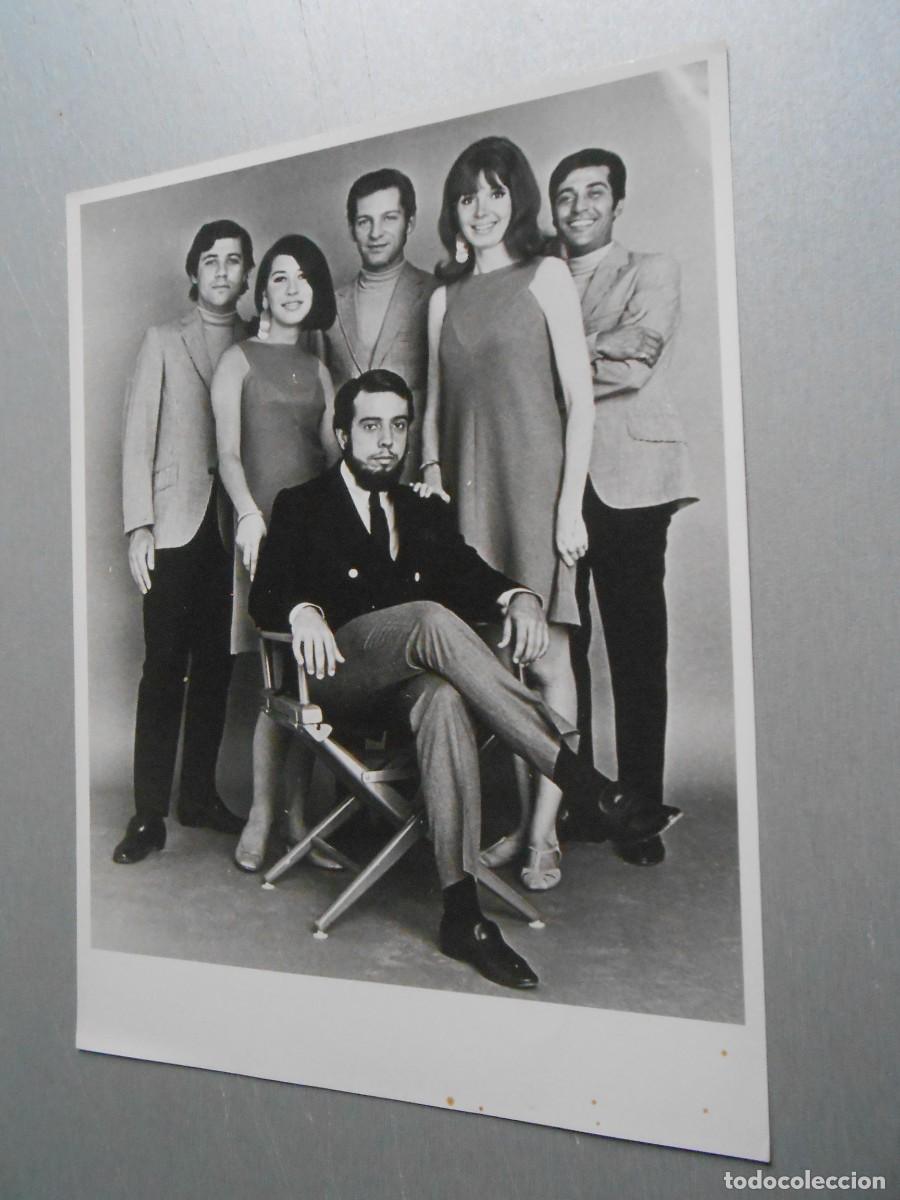 Fotos de Cantantes: Foto de - SERGIO MENDES -, de 18 x 24 cm.