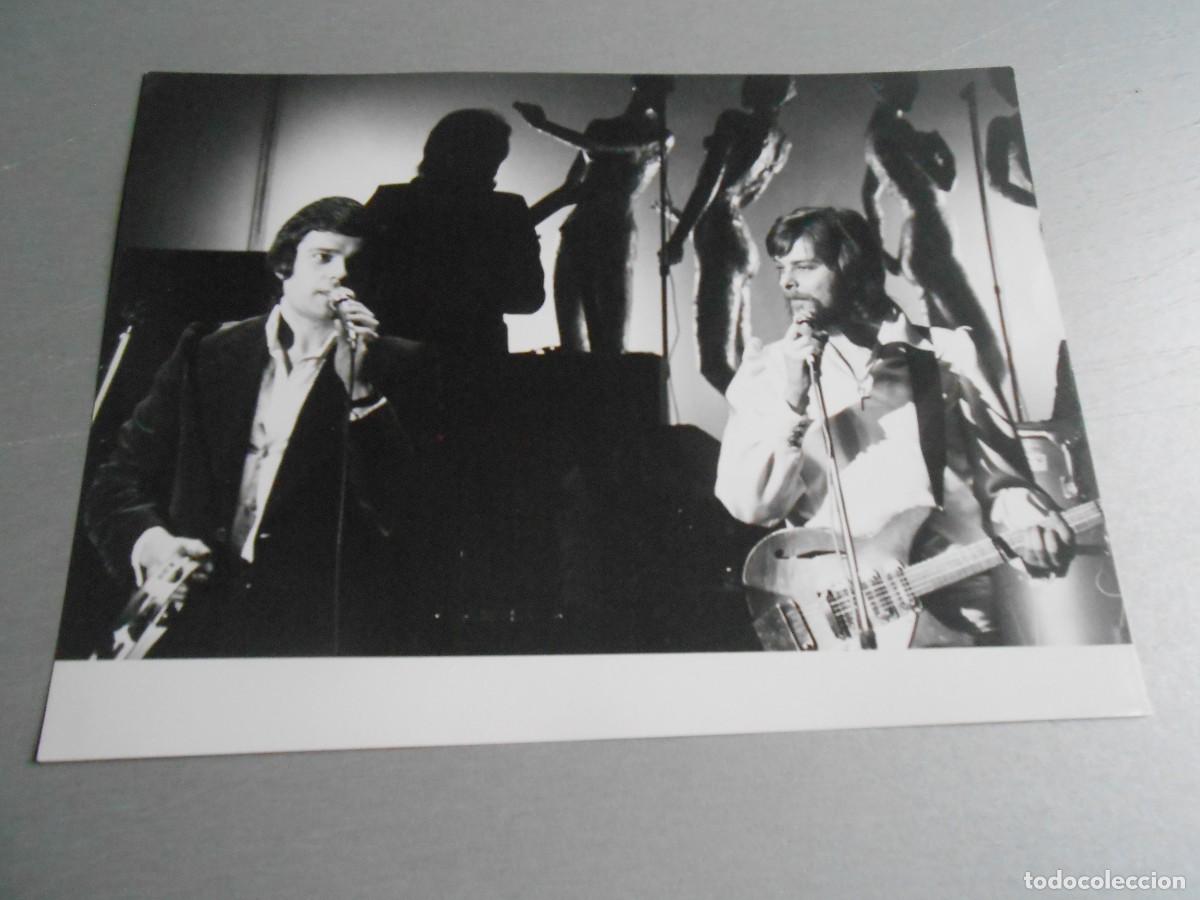 Fotos de Cantantes: Foto de - YERBABUENA -, de 24 x 18 cm.