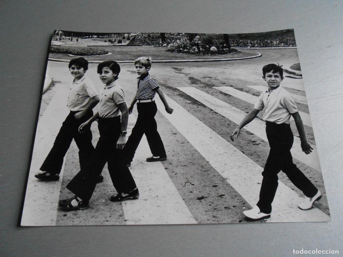 Fotos de Cantantes: Foto de - Los PERIQUITOS de SEVILLA -, de 24 x 18 cm.