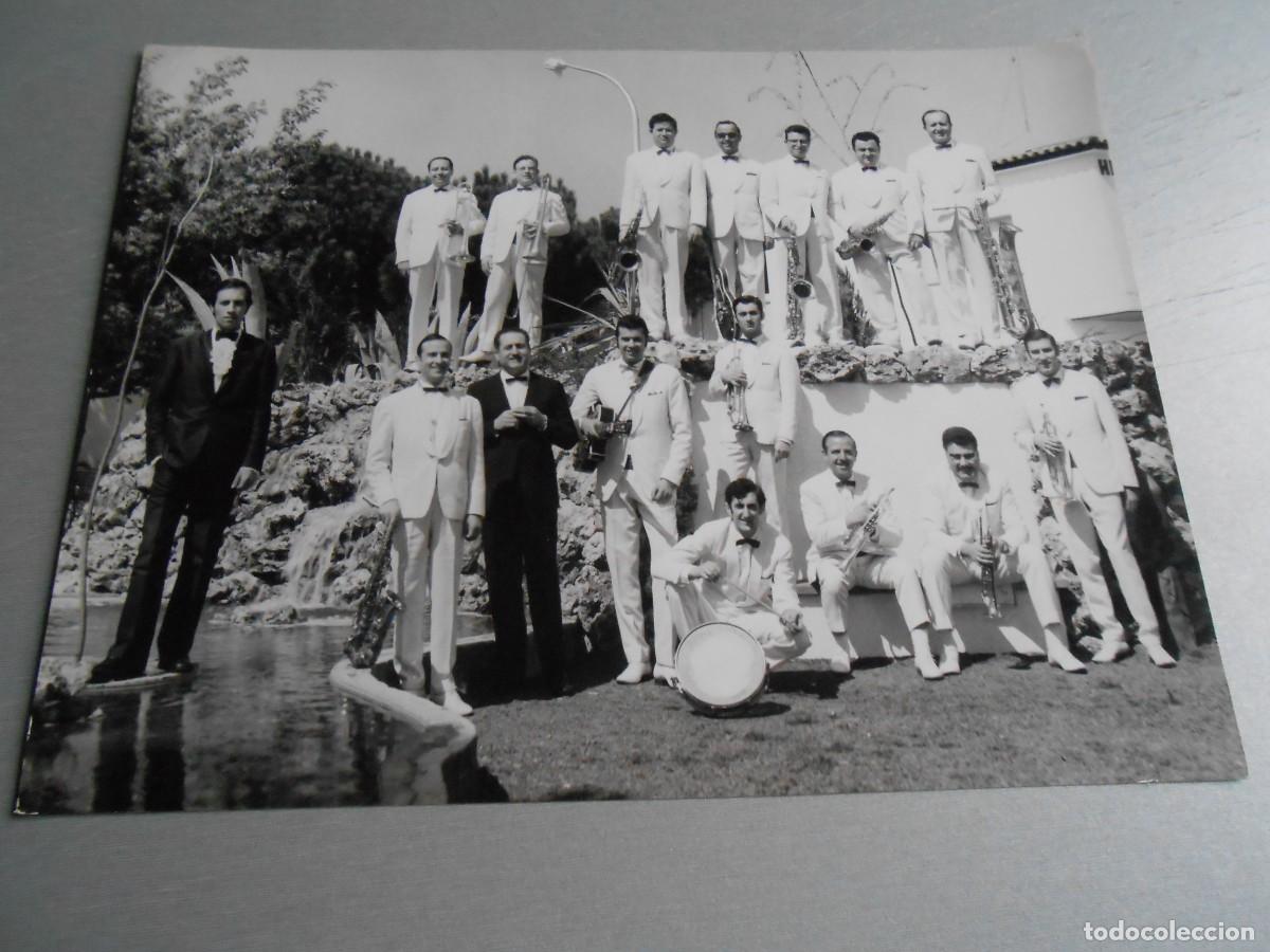 Fotos de Cantantes: Foto de - La Gran ORQUESTA MARAVELLA -, de 24 x 18 cm.