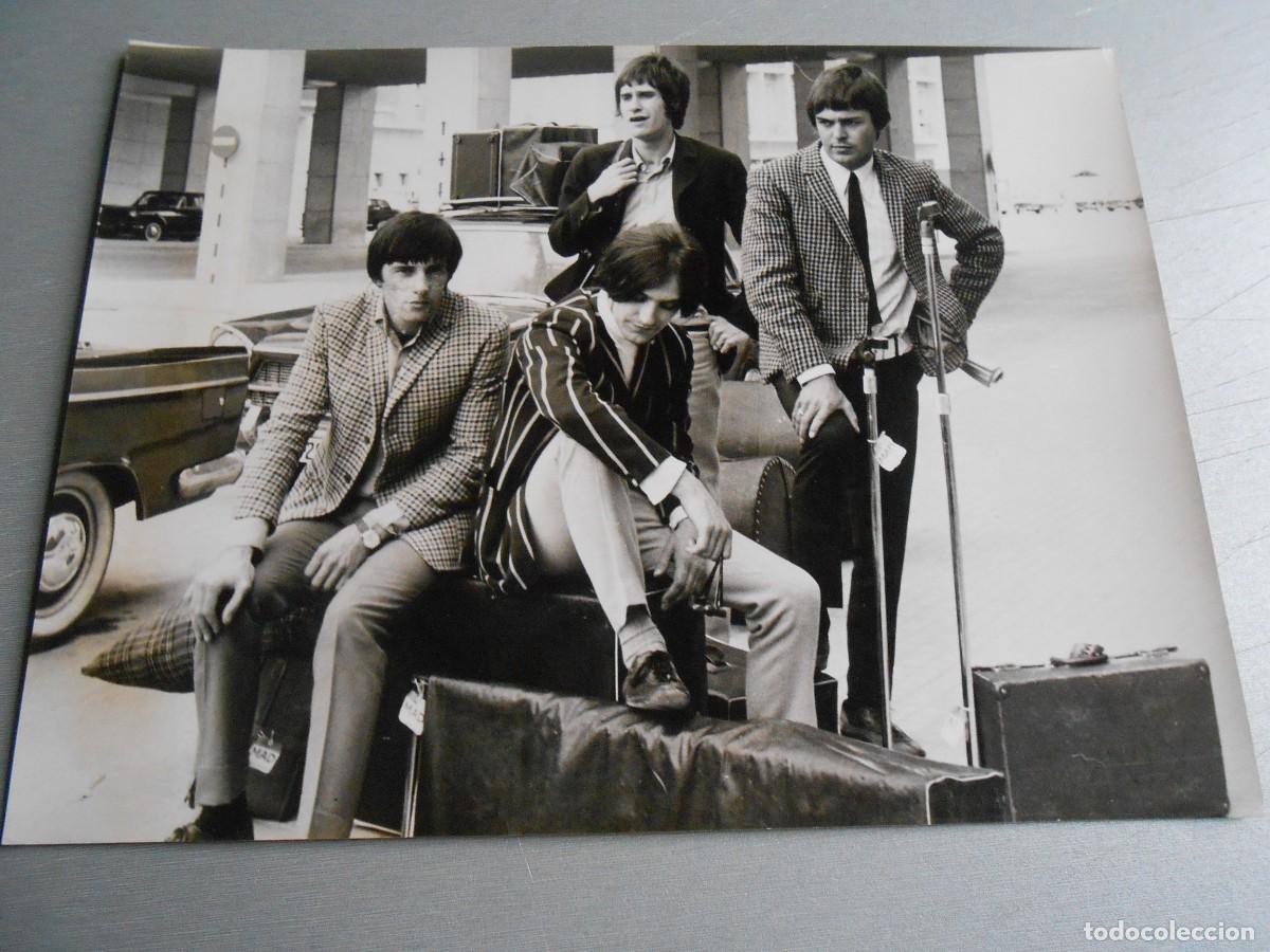 Fotos de Cantantes: Foto de - THE KINKS -, de 24 x 18 cm.