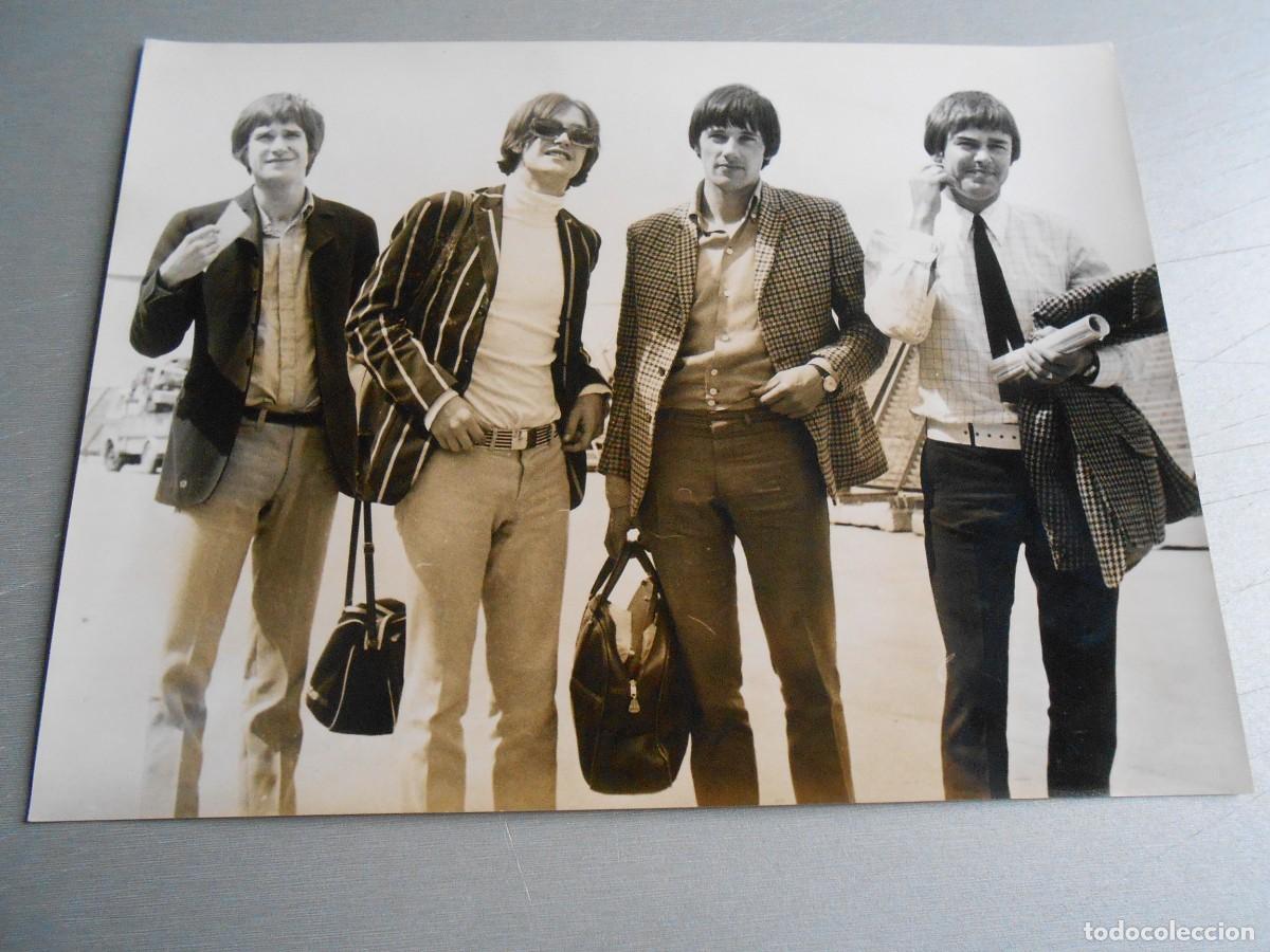 Fotos de Cantantes: Foto de - THE KINKS -, de 24 x 18 cm.