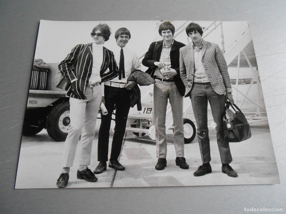 Fotos de Cantantes: Foto de - THE KINKS -, de 24 x 18 cm.