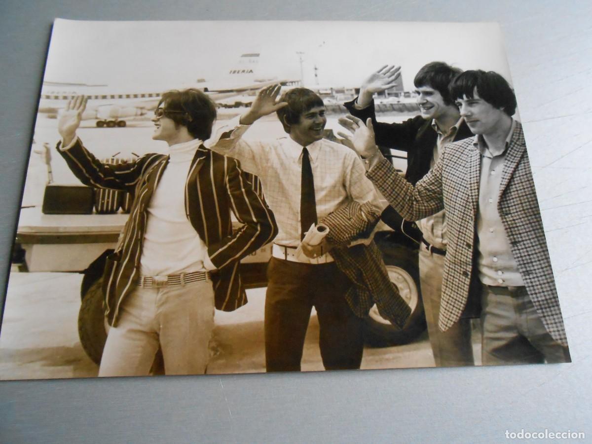 Fotos de Cantantes: Foto de - THE KINKS -, de 24 x 18 cm.