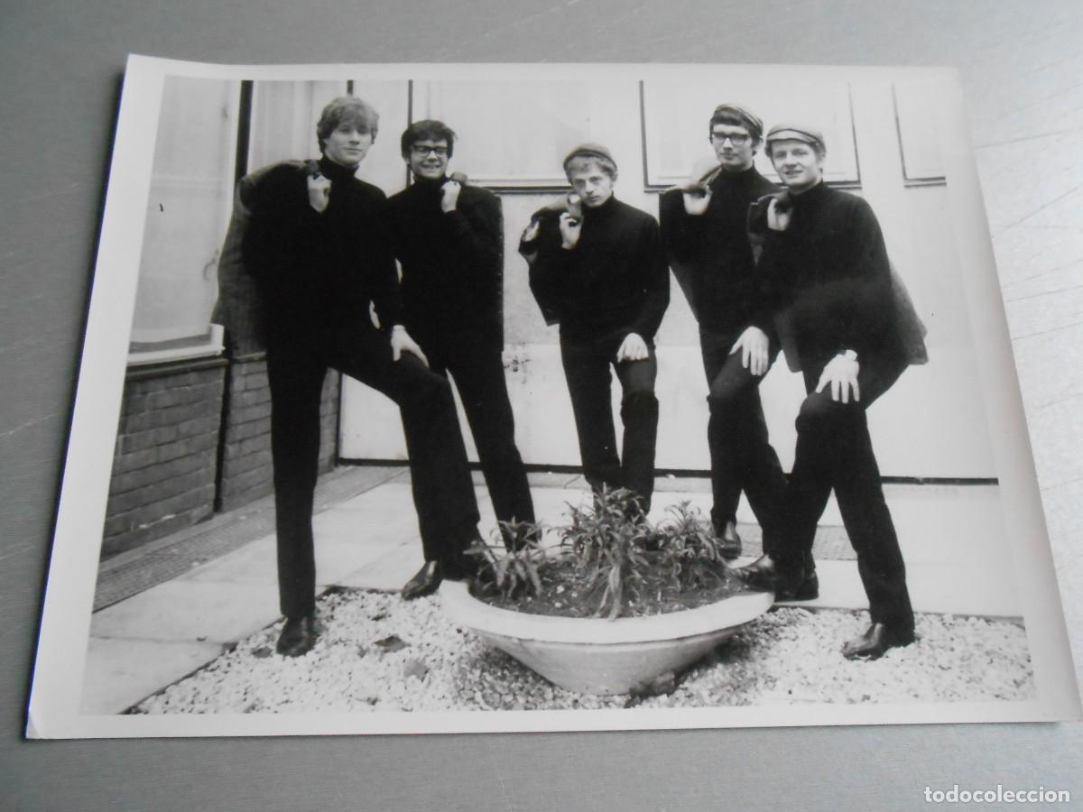 Fotos de Cantantes: Foto de - MANFRED MANN -, de 24 x 18 cm.