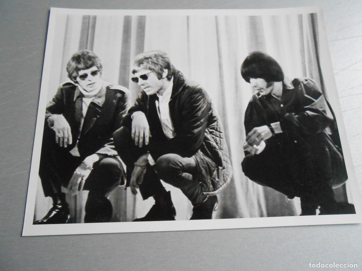 Fotos de Cantantes: Foto de - THE WALKER BROTHERS -, de 24 x 18 cm.