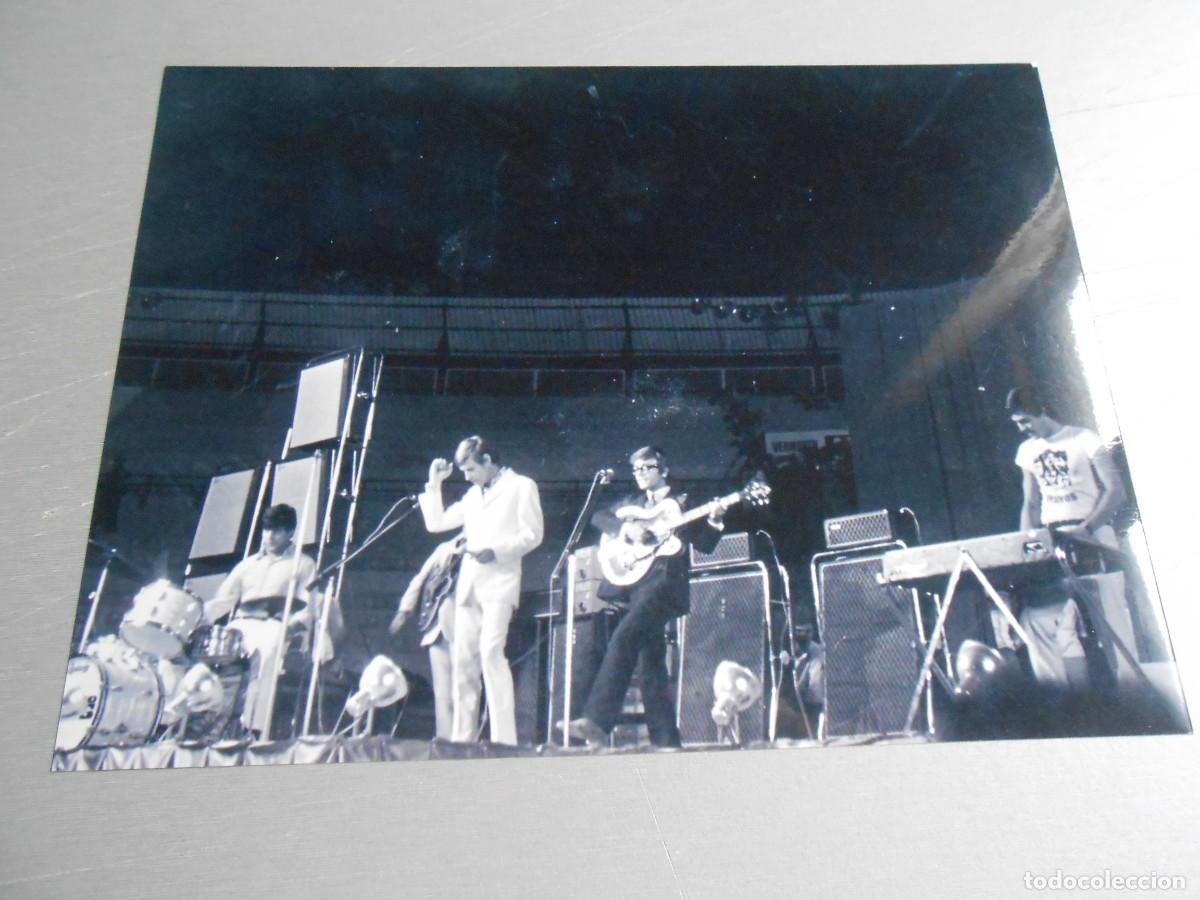 Fotos de Cantantes: Foto de - Los BRAVOS -, de 24 x 18 cm.