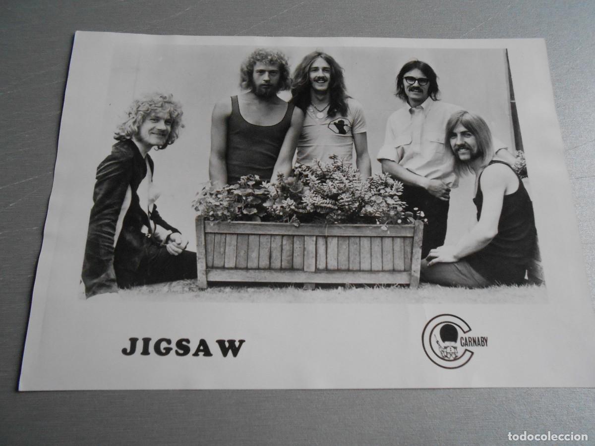 Fotos de Cantantes: Foto de - JIGSAW -, de 18 x 13 cm.