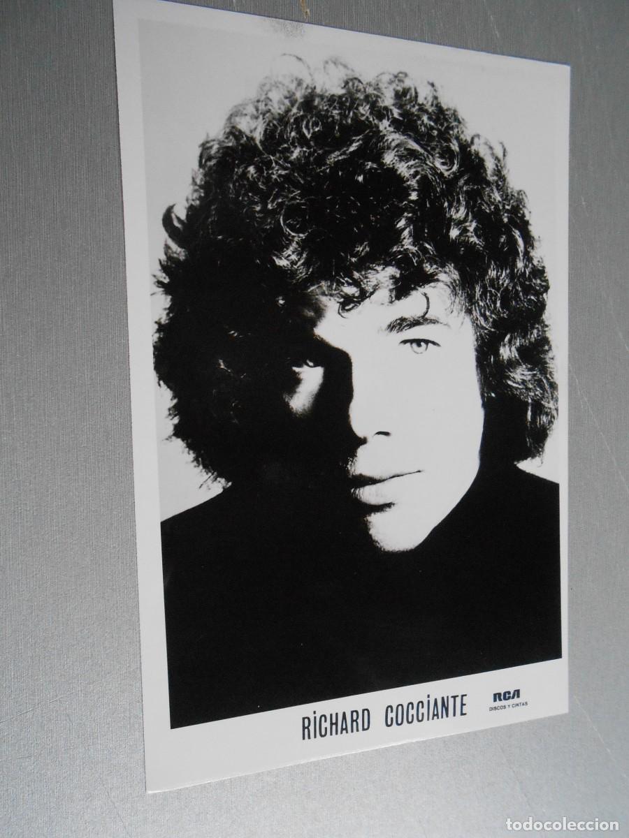 Fotos de Cantantes: Foto de - Richard COCCIANTE -, de 12 x 18 cm.