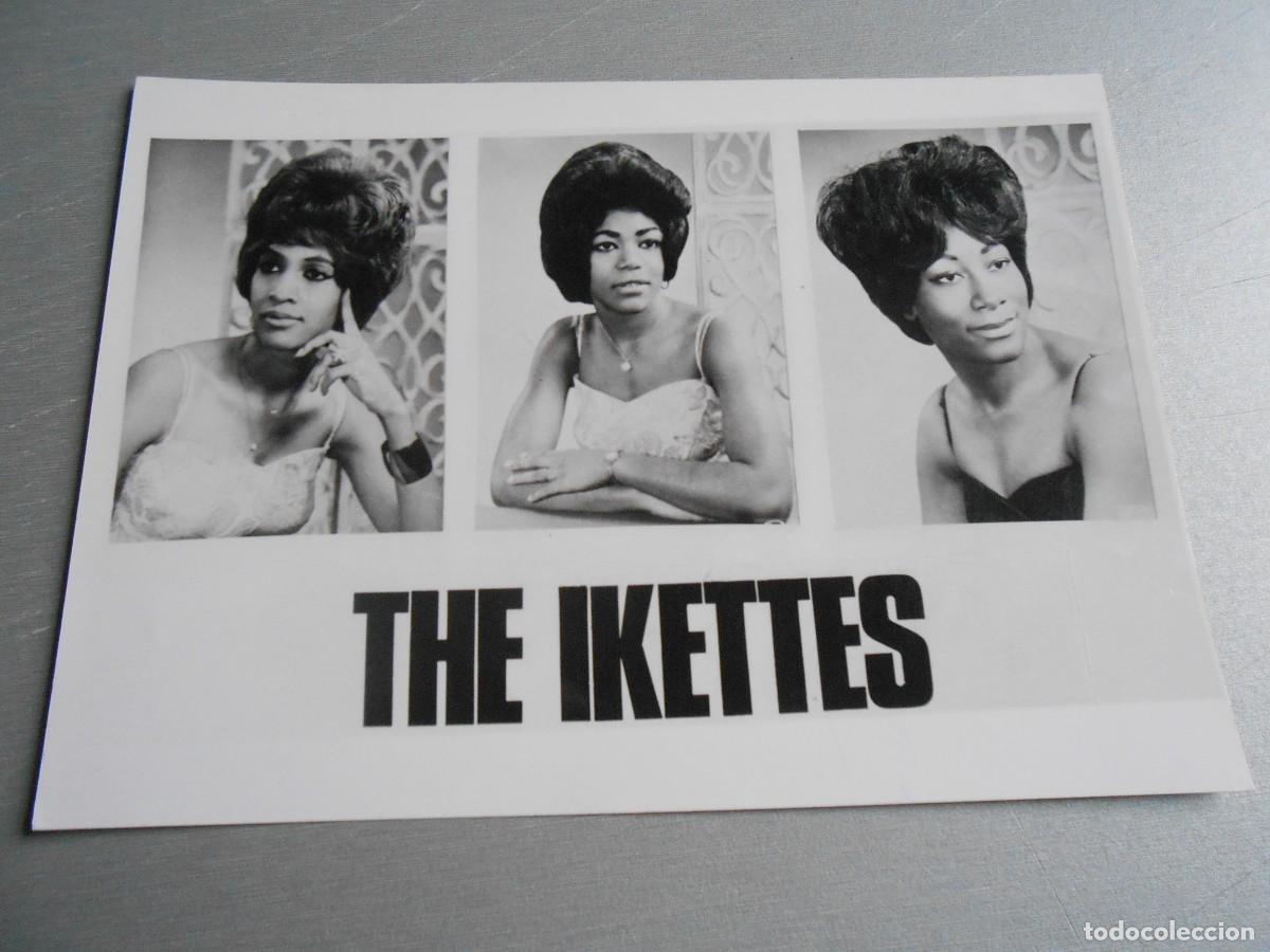 Fotos de Cantantes: Foto de - The IKETTES -, de 18 x 12 cm.