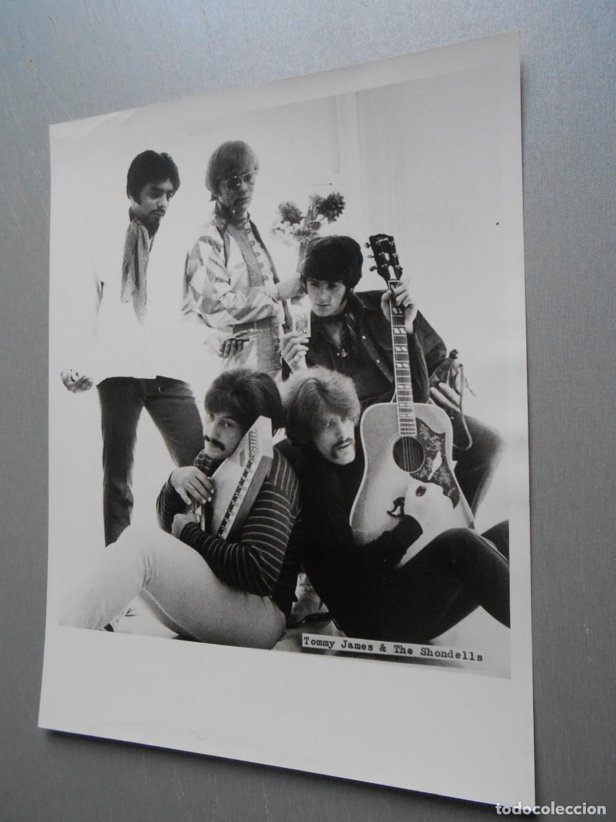 Fotos de Cantantes: Foto de - Tommy James & The Shondells -, de 18 x 24 cm.
