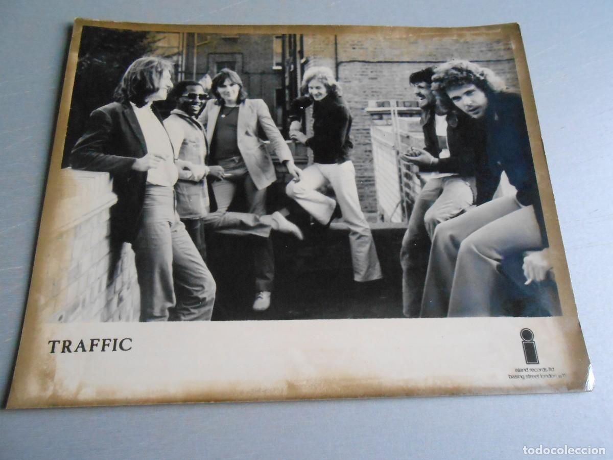 Fotos de Cantantes: Foto de - TRAFFIC -, de 25,5 x 20,5 cm.