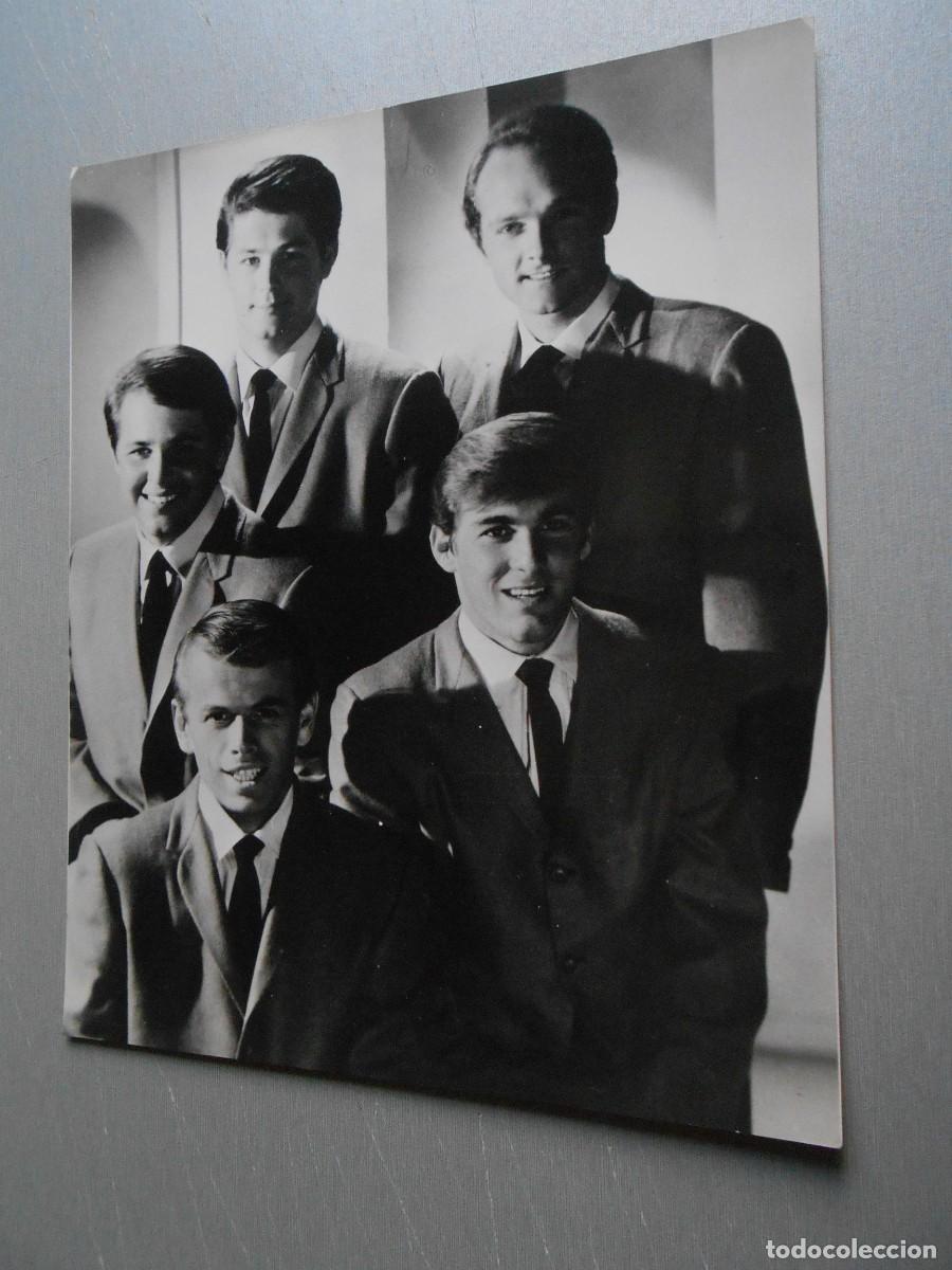 Fotos de Cantantes: Foto de - The BEACH BOYS-, de 18 x 24 cm.