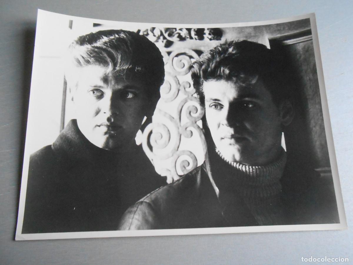 Fotos de Cantantes: Foto de - The EVERLY BROTHERS -, de 24 x 18 cm.