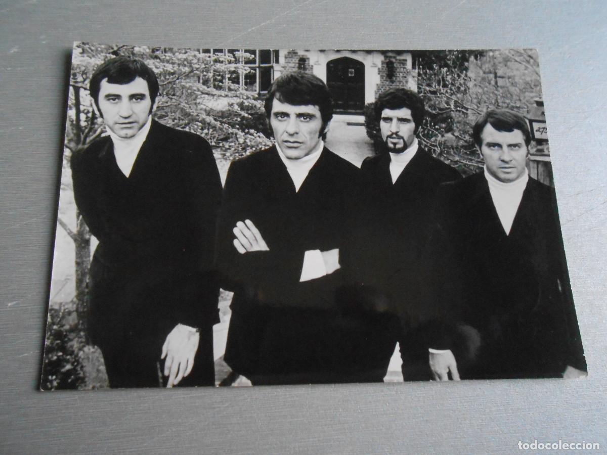 Fotos de Cantantes: Foto de - The FOUR SEASONS -, de 13 x 9 cm.