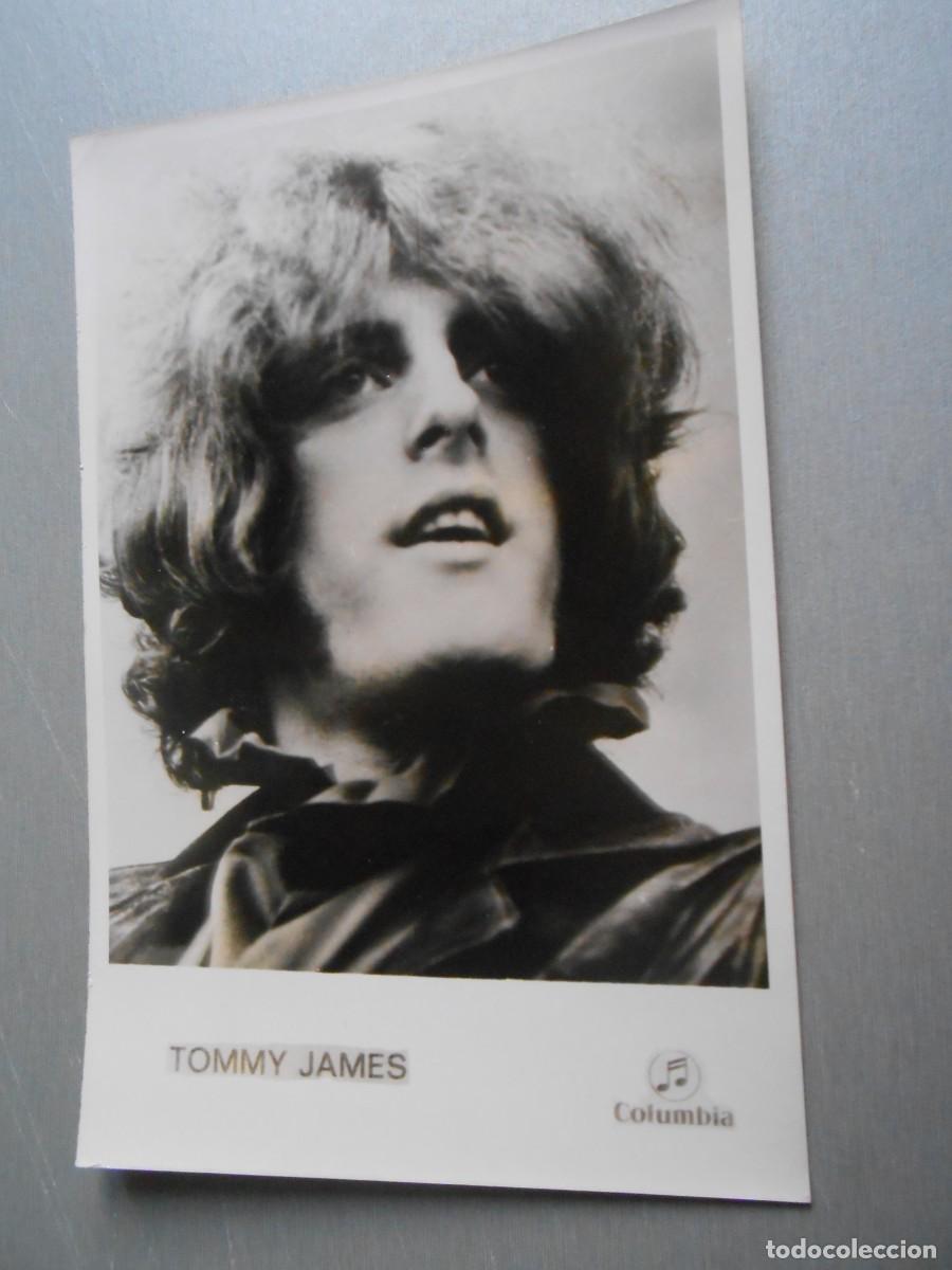 Fotos de Cantantes: Foto de - TOMMY JAMES -, de 12 x 18 cm.