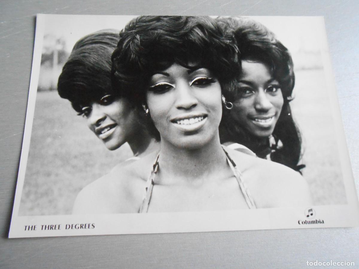Fotos de Cantantes: Foto de - The THREE DEGREES -, de 18 x 12,5 cm.