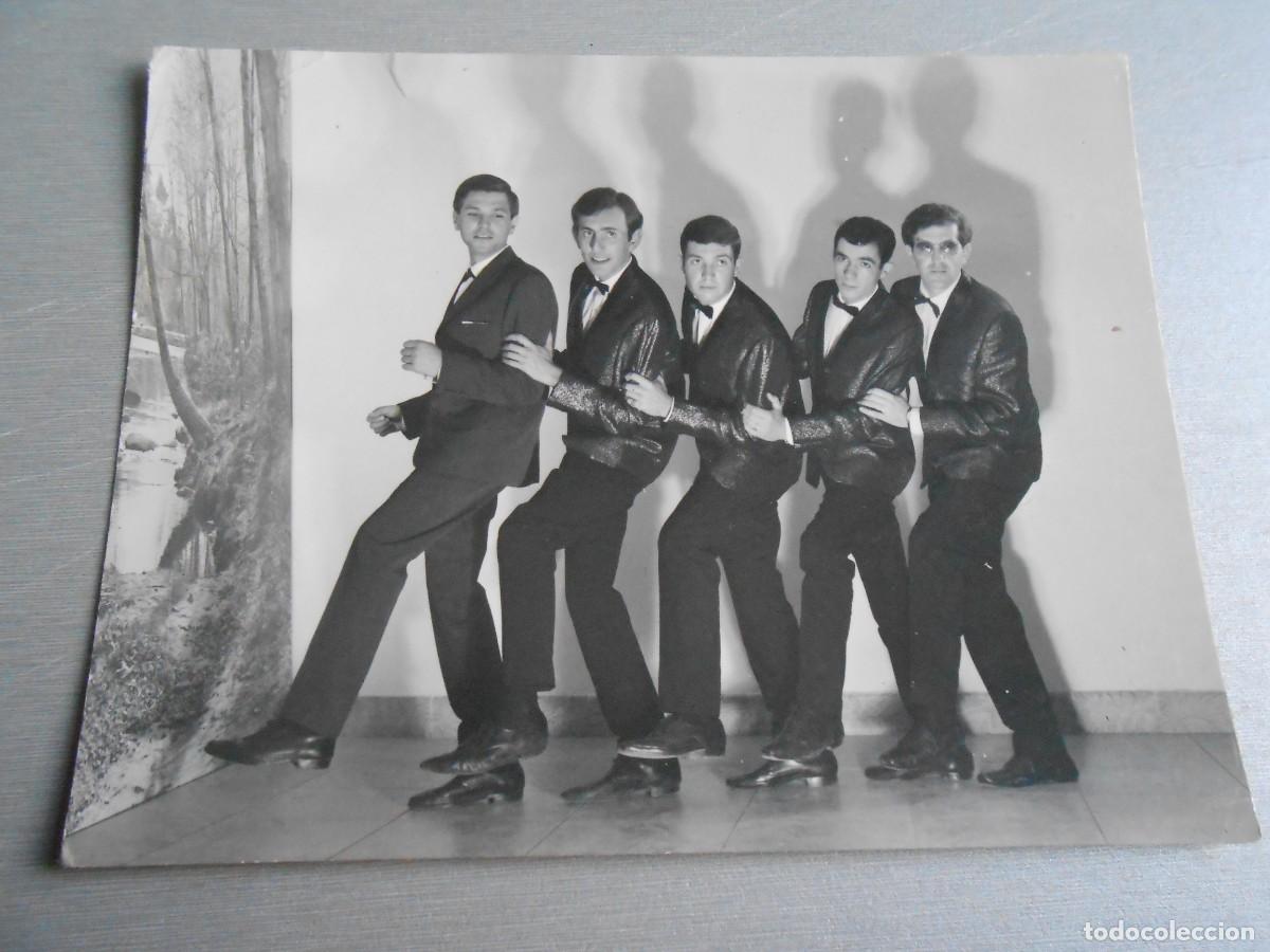 Fotos de Cantantes: Foto de - Les BLOUSONS NOIRES -, de 14 x 11 cm.