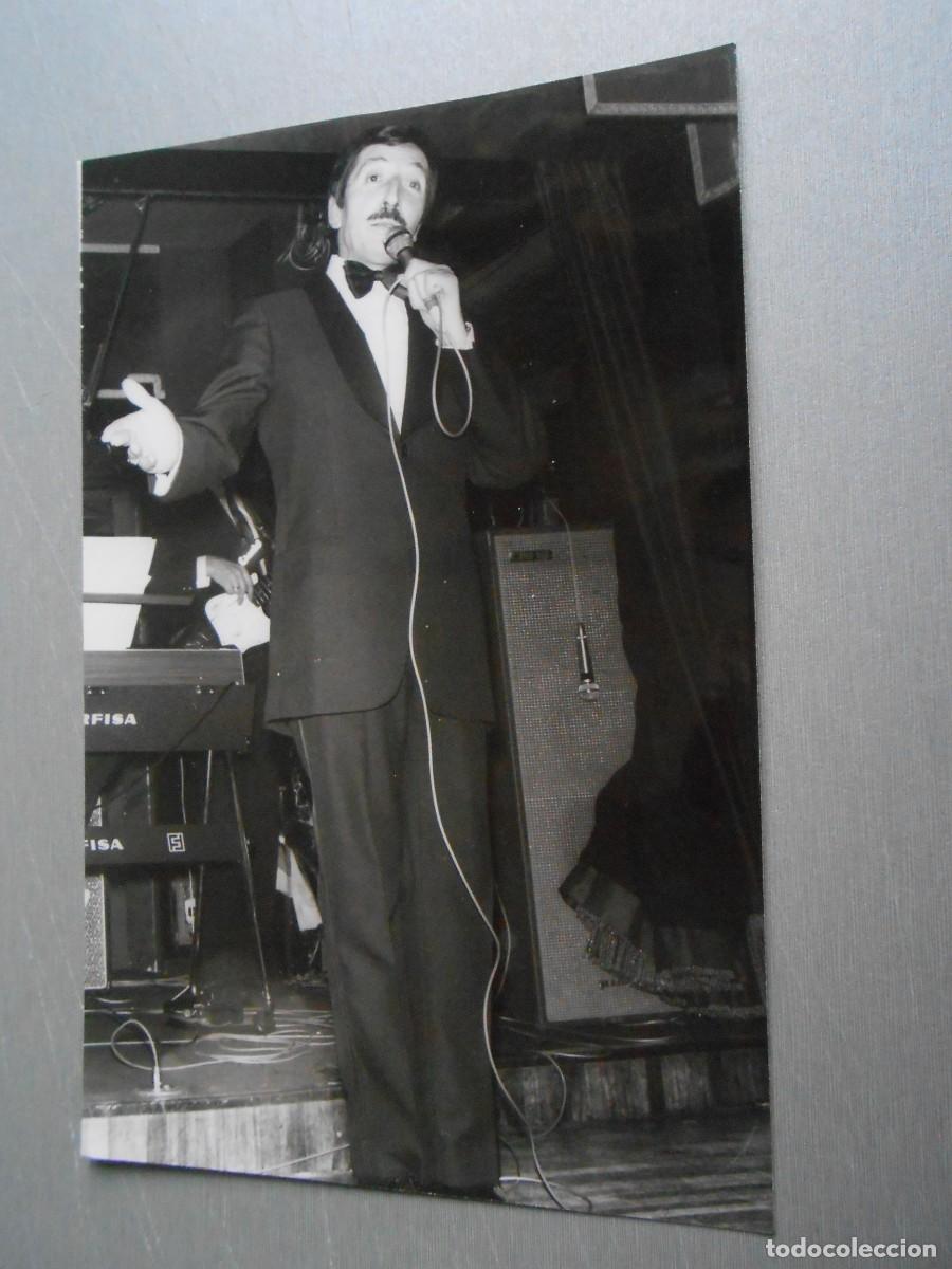 Fotos de Cantantes: Foto de - JORGE SEPULVEDA -, de 12 x 18 cm.