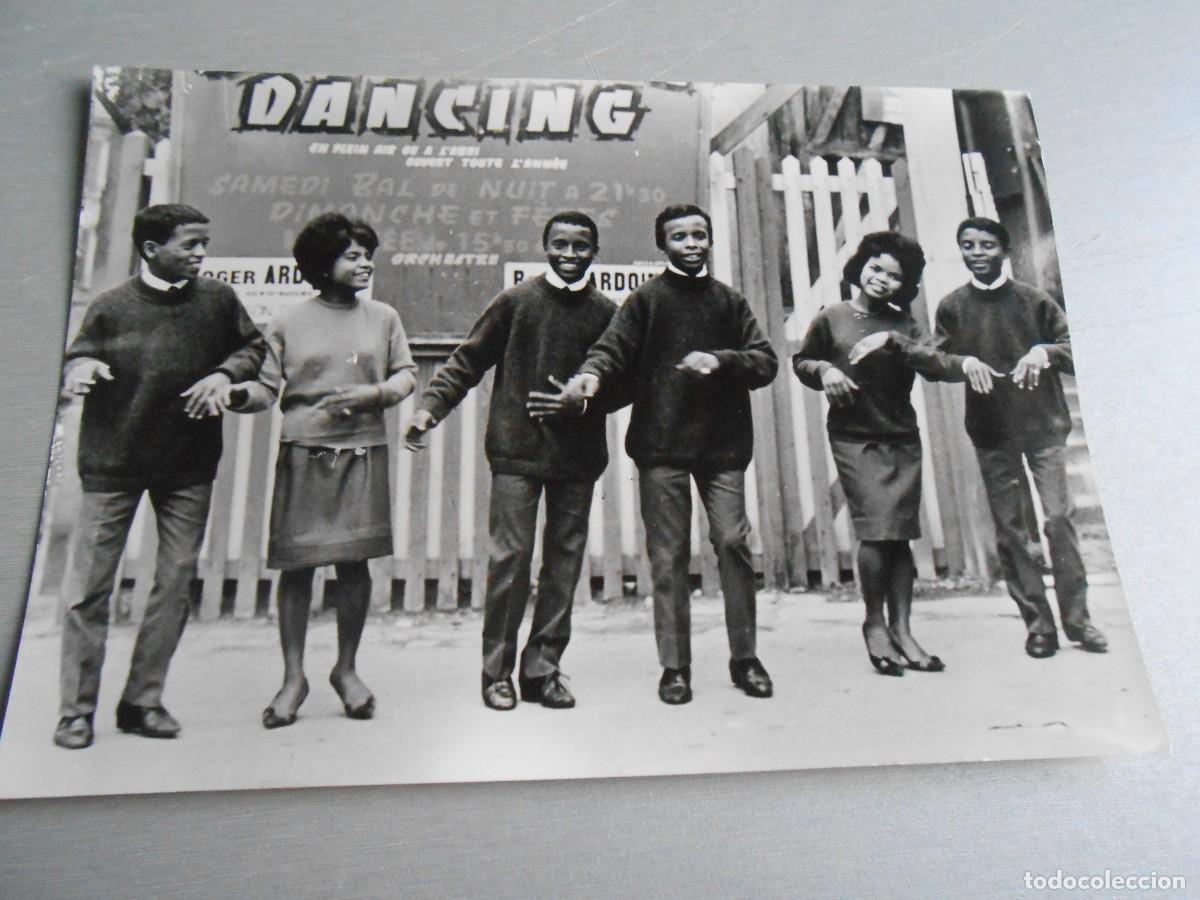 Fotos de Cantantes: Foto de - Les SURFS -, de 18 x 12 cm.