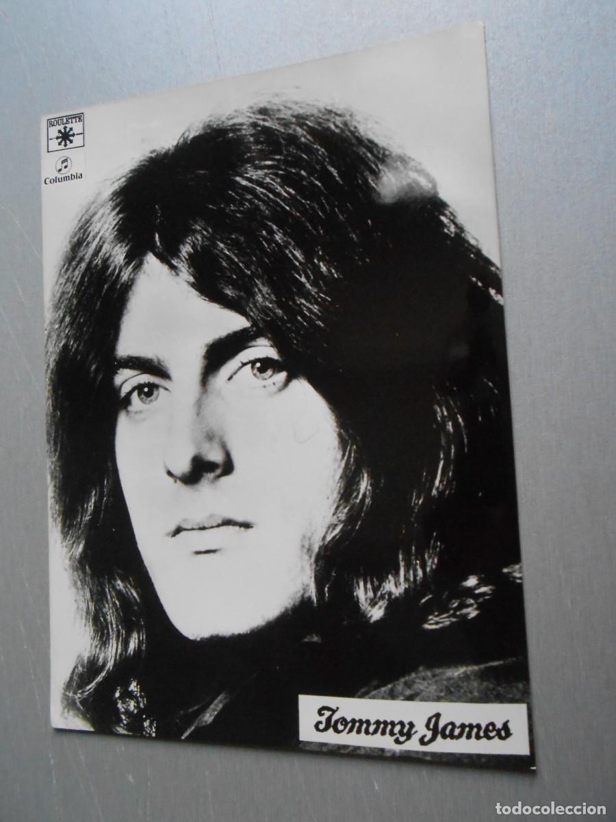 Fotos de Cantantes: Foto de - TOMMY JAMES -, de 12 x 18 cm.