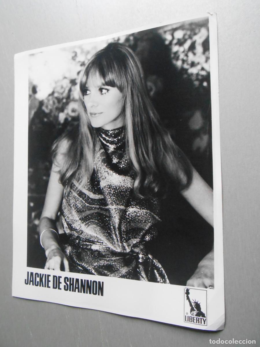Fotos de Cantantes: Foto de - JACKIE DE SHANNON -, de 20,5 x 25,5 cm.