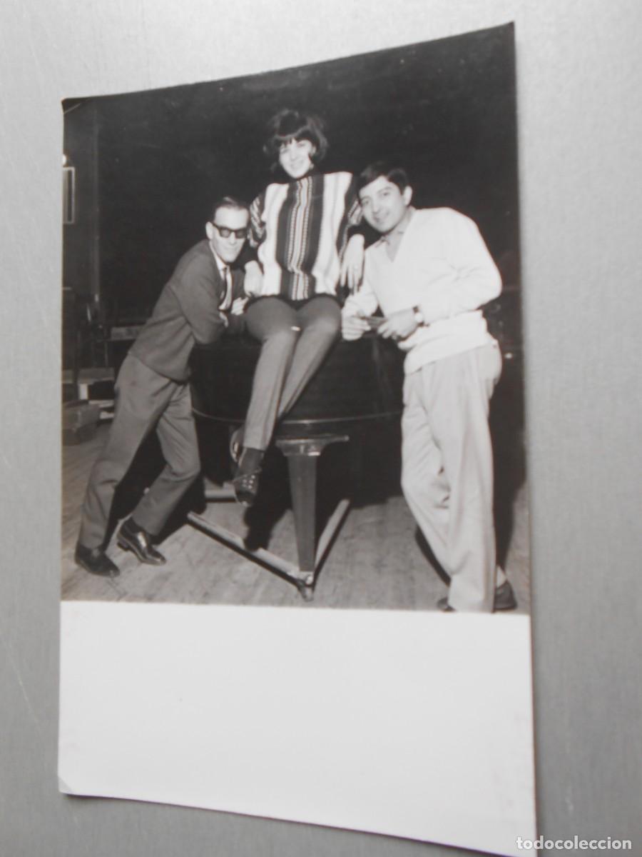 Fotos de Cantantes: Foto de - Los 3 SUDAMERICANOS -, de 12 x 18 cm.