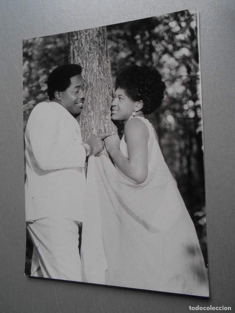 Fotos de Cantantes: Foto de - PEGGY SCOTT y JO JO BENSON -, de 12,5 x 17,5 cm.