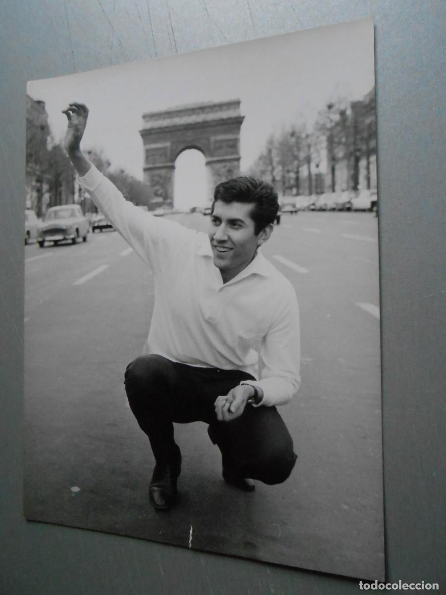 Fotos de Cantantes: FOTO de - GEORGIE DANN - de 18 x 24 cms.